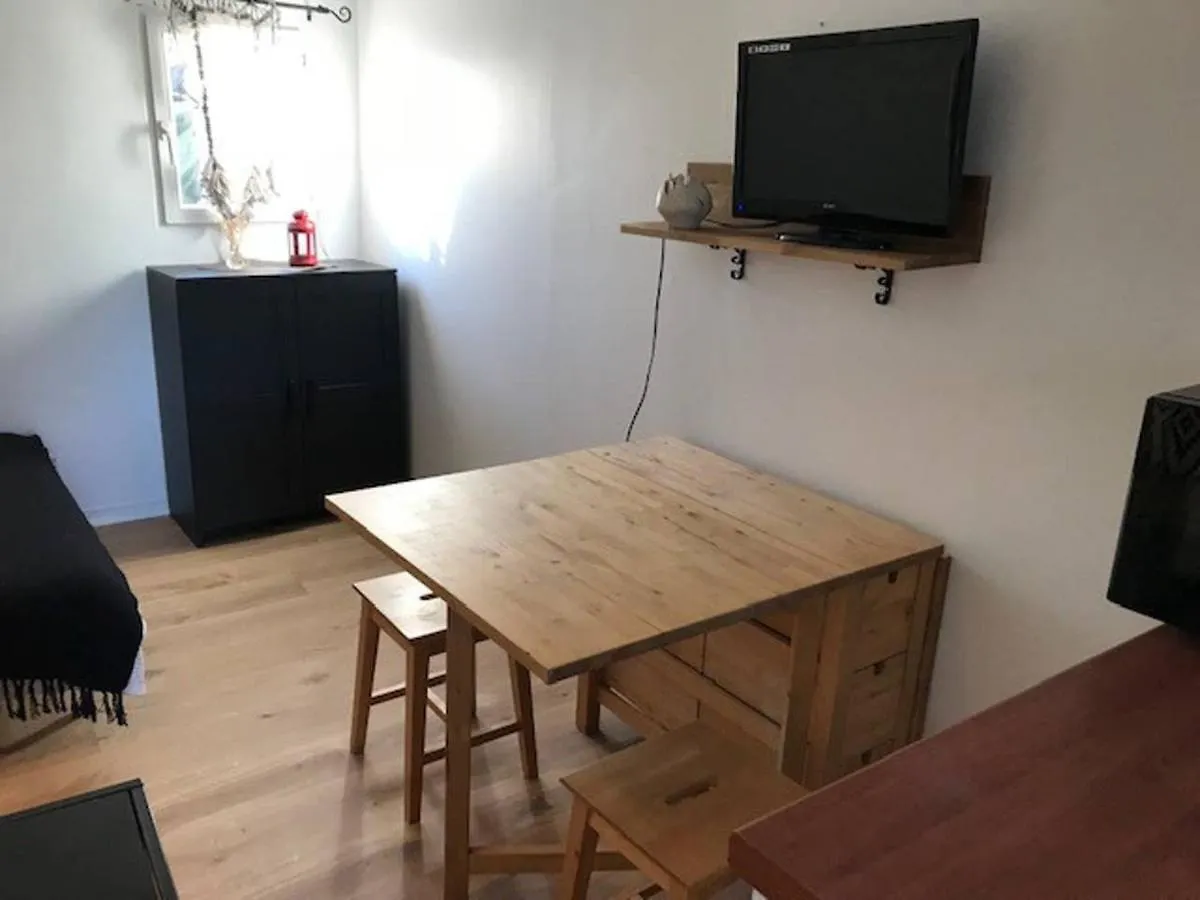 Studio Independant Pres Cap Canaille Avec Terrasse La Ciotat Apartment