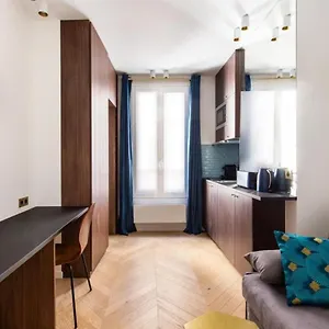 https://superb-studio-2pers-avroncharonne.fr-paris.fr