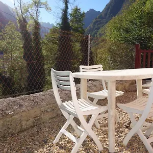 https://appt-4-6-couchages-avec-terrasse-cauterets.midi-pyreneeshotels.com